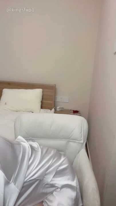 Screenshot 10 from Masturbação Solitária Amadora Não Censurada — Asiática Gostosona se Divertindo com Vibrador Mostrando o Rosto
