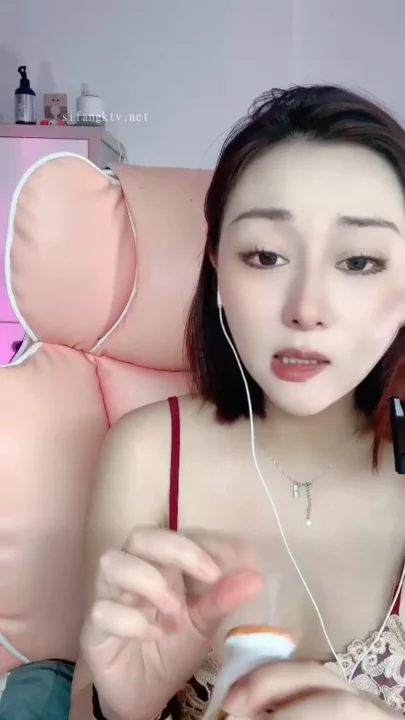 Screenshot 20 from Anan Chinese Livestream Amateur — Face-Shown Lingerie POV in Bedroom