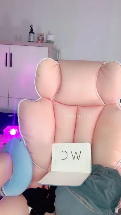 Screenshot 5 from Anan Chinese Livestream Amateur — Face-Shown Lingerie POV in Bedroom