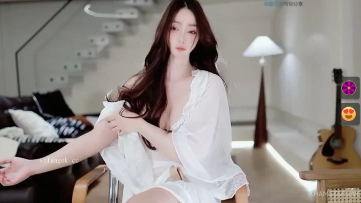 Screenshot 17 from Asian Livestream Leaked — Petite Beauty Reveals All on Cam