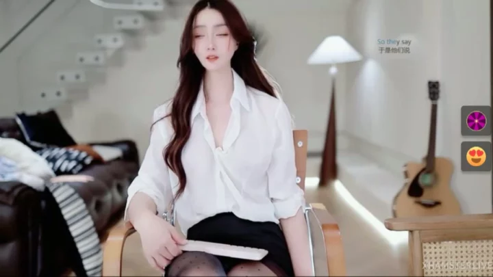 Screenshot 31 from Asian Livestream Leaked — Petite Beauty Reveals All on Cam