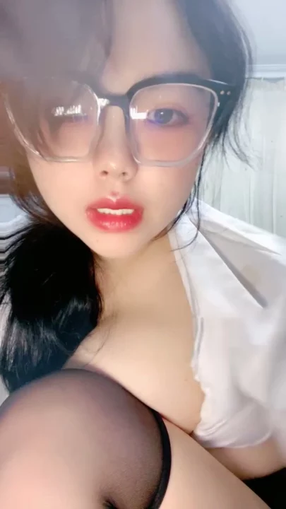 Screenshot 7 from 중국 아마추어 대물 가슴 POV — 볼륨감 넘치는 걸레 진동기로 두들겨 맞다 [무삭제]