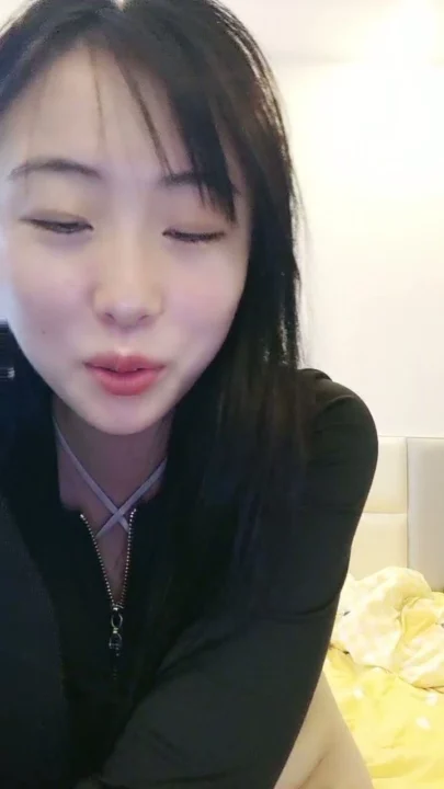 Screenshot 2 from Chinese Amateur Big Tits POV — Lingerie and Face-Shown Masturbation