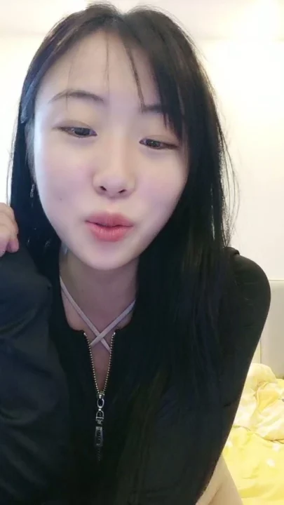 Screenshot 4 from Chinese Amateur Big Tits POV — Lingerie and Face-Shown Masturbation