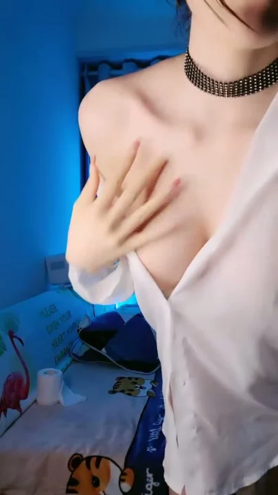 Screenshot 12 from Chinese Amateur Big Tits Solo — Mingming Teases in Teal Top and Choker