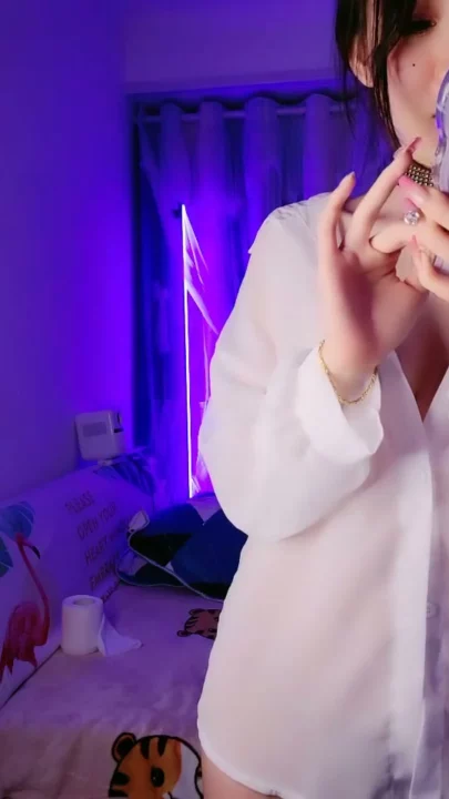 Screenshot 10 from Chinese Amateur Big Tits Solo — Mingming Teases in Teal Top and Choker
