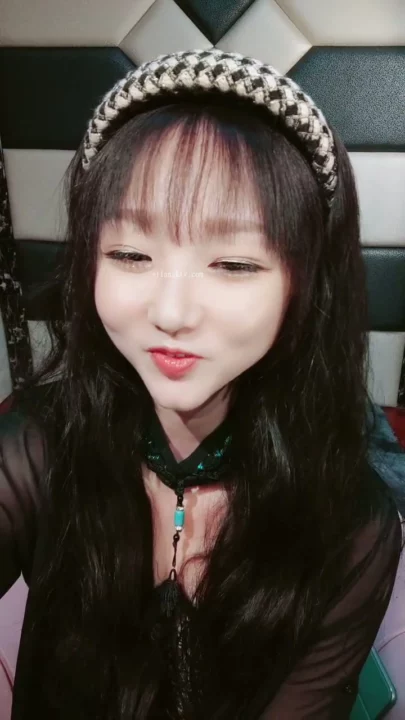 Screenshot 2 from Jiajia Si Cantik dari China — Memek Montoknya Dibuka Bareng-bareng