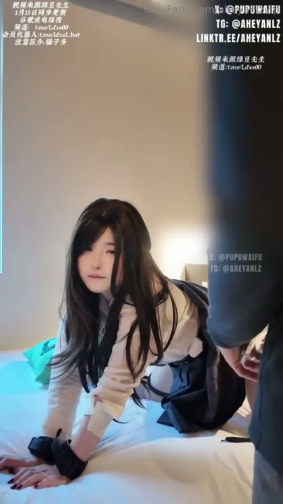 Screenshot 3 from Chinese Amateur Creampie — Street Challenge to Hotel Fuck with Face Shown