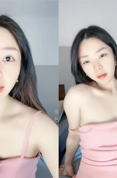 Screenshot 17 from Débûtante chinoise — Masturbation en lingerie avec gode en direct