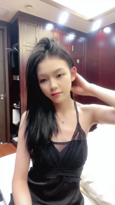 Screenshot 4 from Debut Amatir Cina — Cantik Mungil Main Dildo Pakai Lingerie