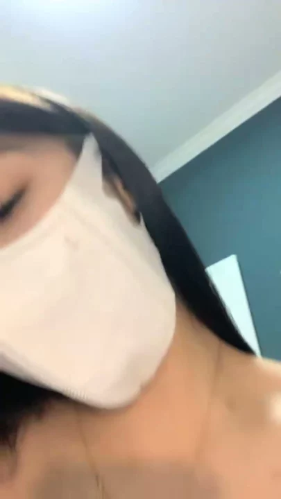 Screenshot 18 from Début amateur chinois — Petite beauté en lingerie avec un gode