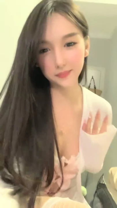 Screenshot 6 from Début amateur chinois — Petite beauté en lingerie avec un gode
