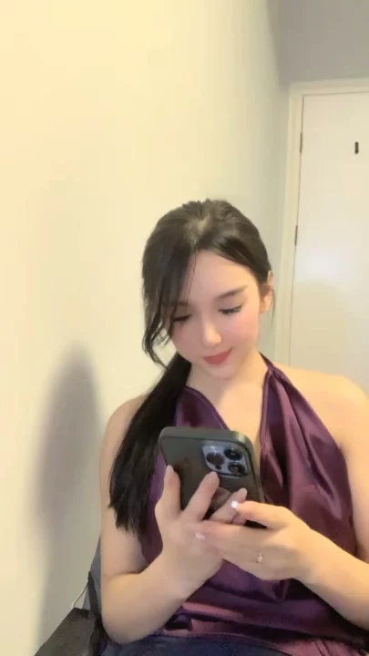 Screenshot 8 from Début amateur chinois — Petite beauté en lingerie avec un gode