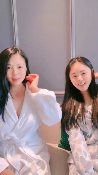 Screenshot 3 from Chinese Amateur Duo with Off-Frame Partner — Uncensored Hotel Room Tease