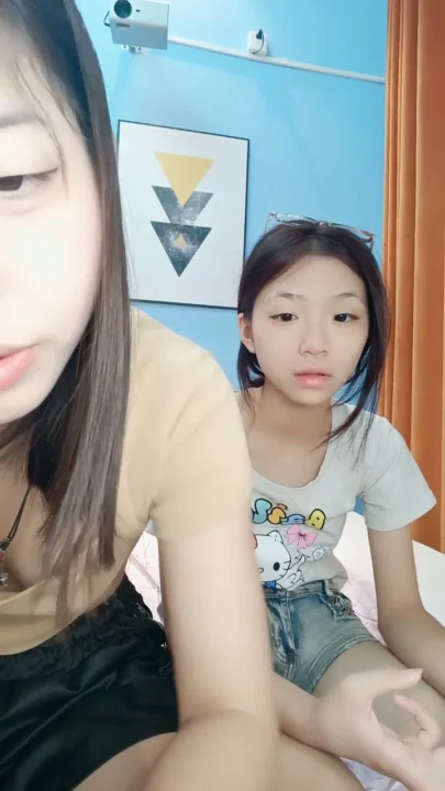 Screenshot 9 from 中国业余女同性恋 POV — 小巧双胞胎酒店内露脸做爱