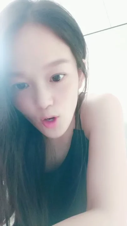 Screenshot 3 from Chinese Amateur Lingerie Posing — Face-Shown Tease with Stockings and Heels