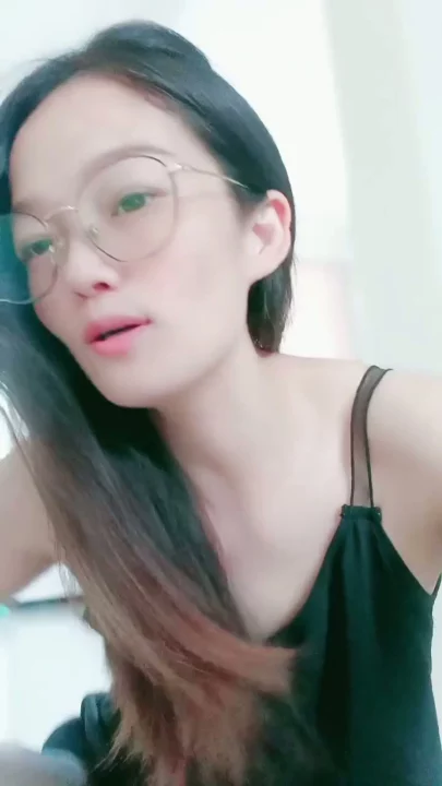 Screenshot 8 from Chinese Amateur Lingerie Posing — Face-Shown Tease with Stockings and Heels