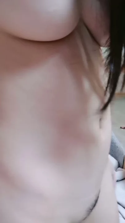 Screenshot 13 from Filtración de transmisión en vivo amateur china — Belleza menuda se masturba sola con dildo y medias