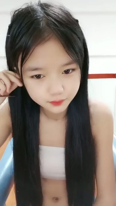 Screenshot 2 from Chinese Amateur Livestream — Petite Face-Shown Selfie with Small Tits [FC2-PPV]