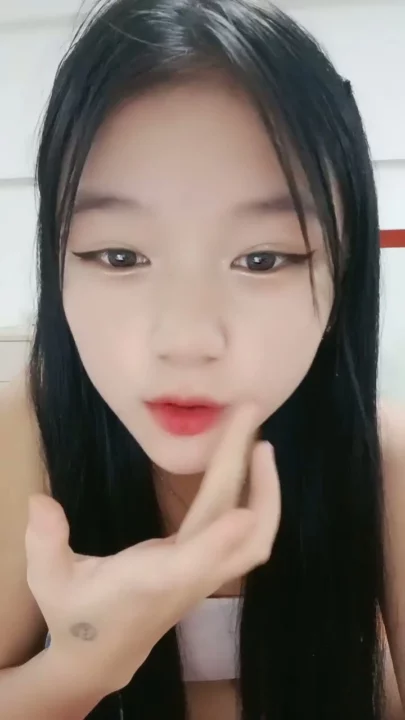 Screenshot 21 from Chinese Amateur Livestream — Petite Face-Shown Selfie with Small Tits [FC2-PPV]