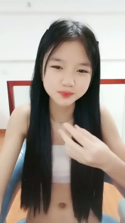 Screenshot 4 from Chinese Amateur Livestream — Petite Face-Shown Selfie with Small Tits [FC2-PPV]