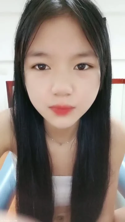 Chinese Amateur Livestream — Petite Face-Shown Selfie with Small Tits [FC2-PPV]