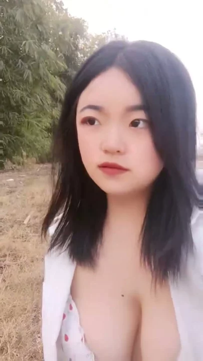 Screenshot 24 from Chinese Amateur Outdoor Solo Masturbation — Face Shown in Public