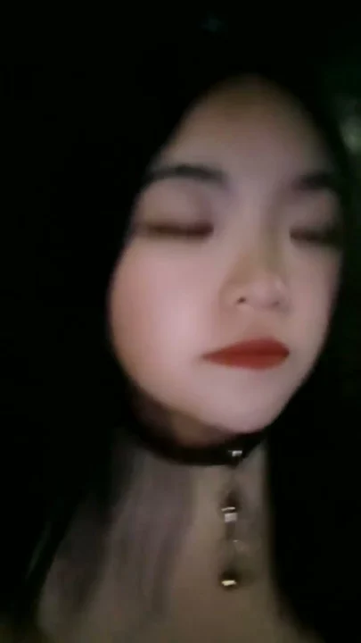 Screenshot 30 from Chinese Amateur Outdoor Solo Masturbation — Face Shown in Public