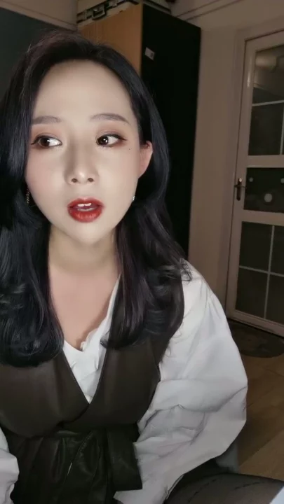 Screenshot 3 from 中国业余 POV — 大胸姐姐穿内衣口交和奶交