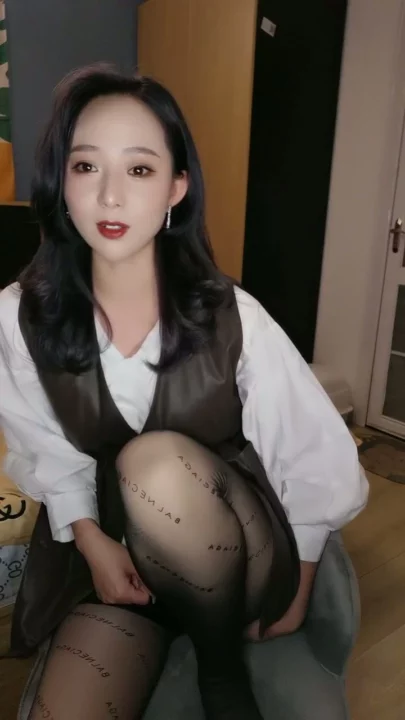 Screenshot 5 from 中国业余 POV — 大胸姐姐穿内衣口交和奶交