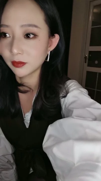 Screenshot 9 from 中国业余 POV — 大胸姐姐穿内衣口交和奶交