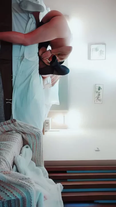 Screenshot 3 aus Chinesisches Amateur-POV — Intimes Schlafzimmer-Treffen mit B-Cup Schönheit