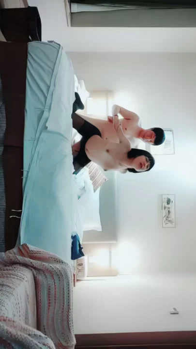 Screenshot 7 aus Chinesisches Amateur-POV — Intimes Schlafzimmer-Treffen mit B-Cup Schönheit