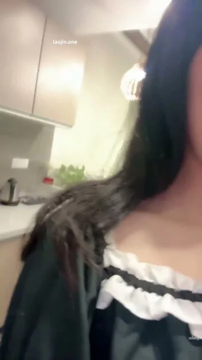Screenshot 6 aus Chinesische Amateur-POV — Masturbation mit Dildo in Dessous (Gesicht gezeigt)