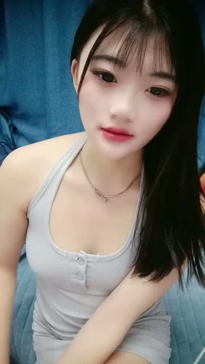 Screenshot 2 from Chinese Amateur POV — Feifei Takes Hard Creampie and Blowjob on Couch