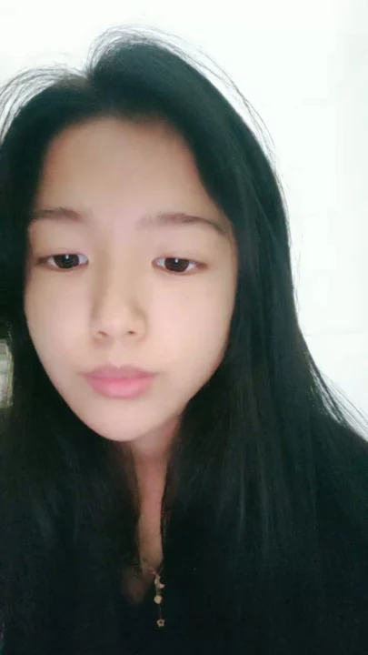Screenshot 2 from Chinese Amateur POV — Feifei’s Bathroom Livestream Leak with Off-Frame Partner