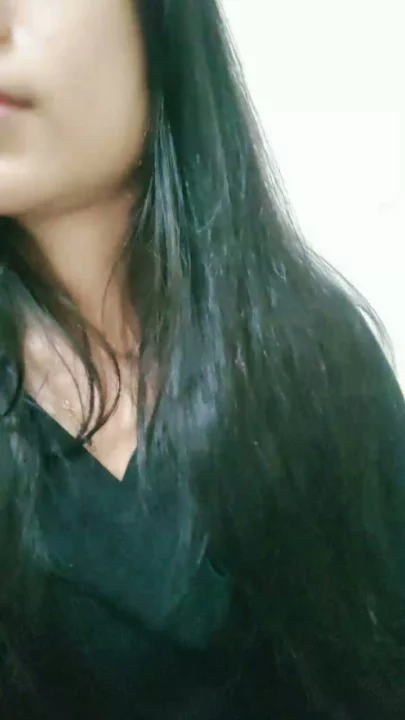 Screenshot 3 from Chinese Amateur POV — Feifei’s Bathroom Livestream Leak with Off-Frame Partner