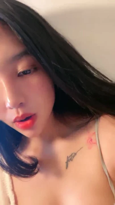 Screenshot 36 from Chinese Amateur POV Masturbation — Lele Fingers Wet Pussy on Cam