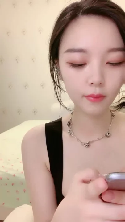 Screenshot 17 from Chinese Amateur POV Masturbation — Lingerie and Face-Shown Tease