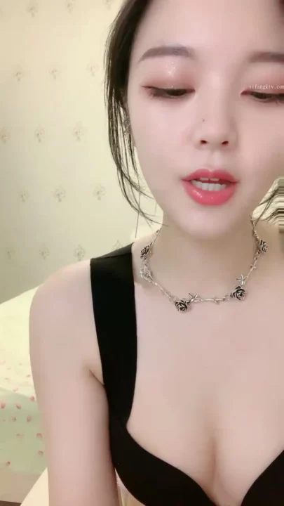 Screenshot 21 from Chinese Amateur POV Masturbation — Lingerie and Face-Shown Tease
