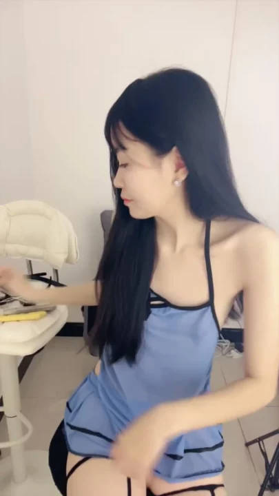 【FC2-PPV-4567890】青いランジェリーの小柄美女がアダルト動画サイト風にオナニー！中国人アマチュアのPOV撮影 のスクリーンショット 3