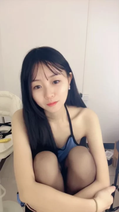 【FC2-PPV-4567890】青いランジェリーの小柄美女がアダルト動画サイト風にオナニー！中国人アマチュアのPOV撮影