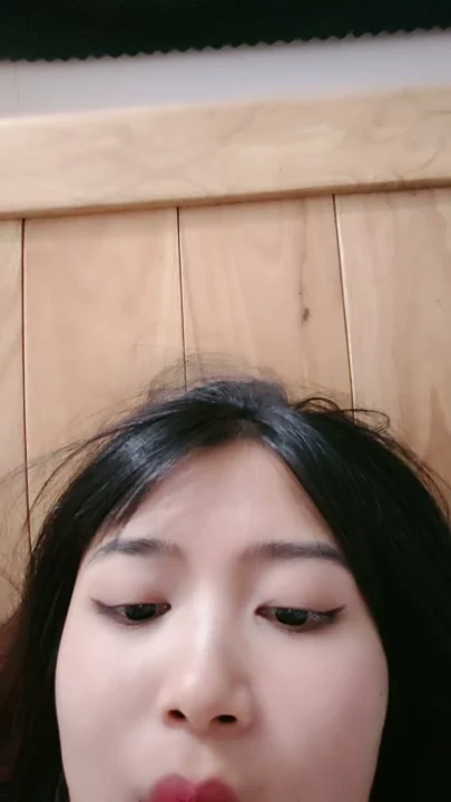 Screenshot 14 from 中国业余POV自慰 —— 小巧美女穿内衣大奶