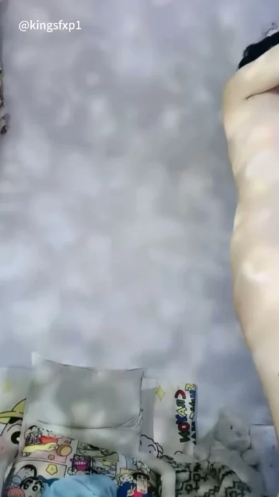 Screenshot 11 from Amadora Chinesa em POV — Mengmeng Brinca com a Buceta e Chupa Vibrador de Renda