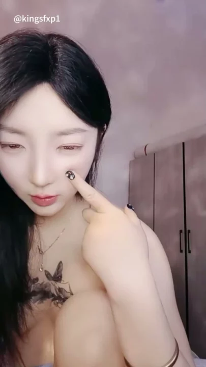 Screenshot 8 from Amadora Chinesa em POV — Mengmeng Brinca com a Buceta e Chupa Vibrador de Renda