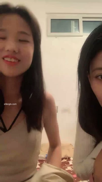 Screenshot 13 from Chica China Aficionada POV — Hermosa Pequeña Mostrando su Rostro con Pareja Fuera de Marco