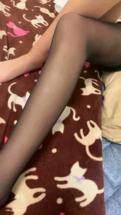 Screenshot 26 from Chica China Aficionada POV — Hermosa Pequeña Mostrando su Rostro con Pareja Fuera de Marco