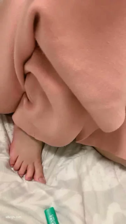 Screenshot 7 from Chica China Aficionada POV — Hermosa Pequeña Mostrando su Rostro con Pareja Fuera de Marco
