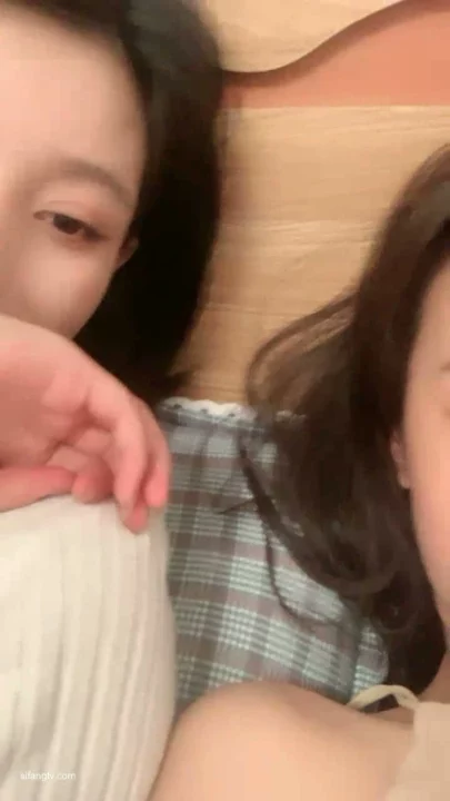 Screenshot 8 from Chica China Aficionada POV — Hermosa Pequeña Mostrando su Rostro con Pareja Fuera de Marco