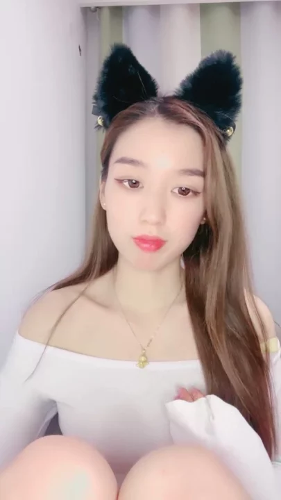 Screenshot 4 from Amateur POV Tiongkok — Cantik Mungil Pakai Lingerie dan Stoking